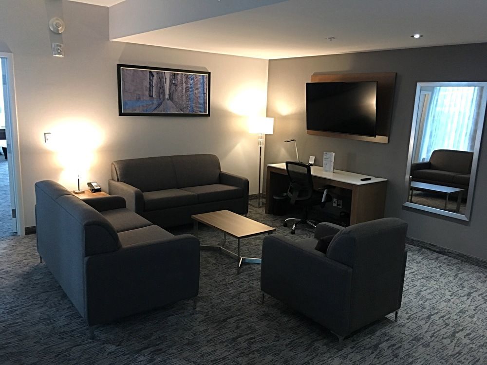 Holiday Inn Hotel & Suites - Montreal Centre-Ville Ouest, An Ihg Hotel Bagian luar foto